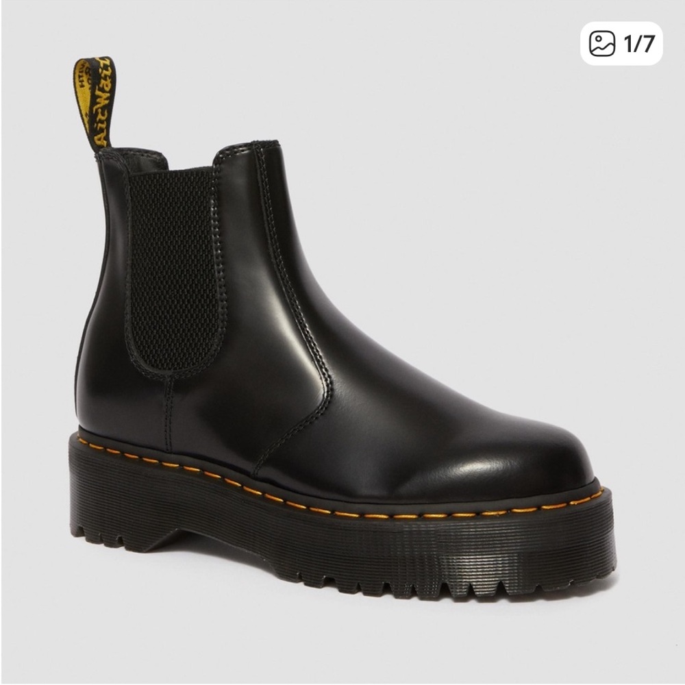 Doc Marten 2976 platform Chelsea boots